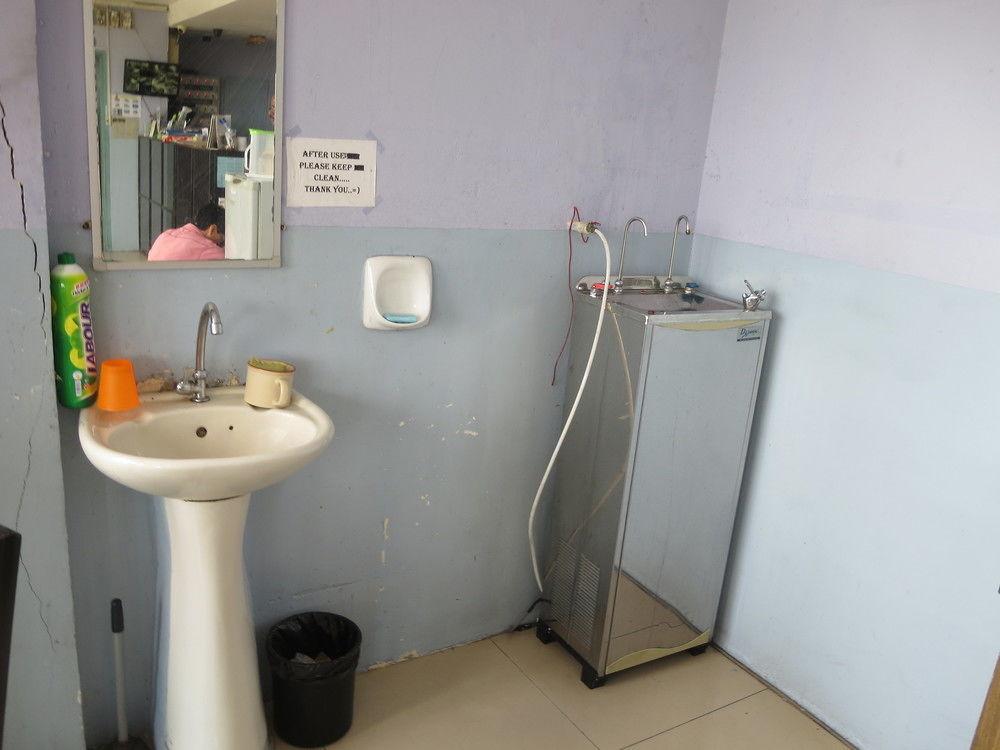 A&J Budget Hotel Kota Kinabalu Bagian luar foto